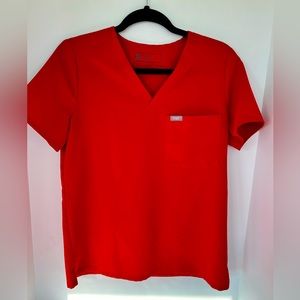 Figs winning red Catarina basic scrub top
